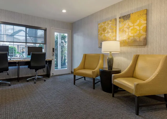 Best Western Plus Carriage Inn