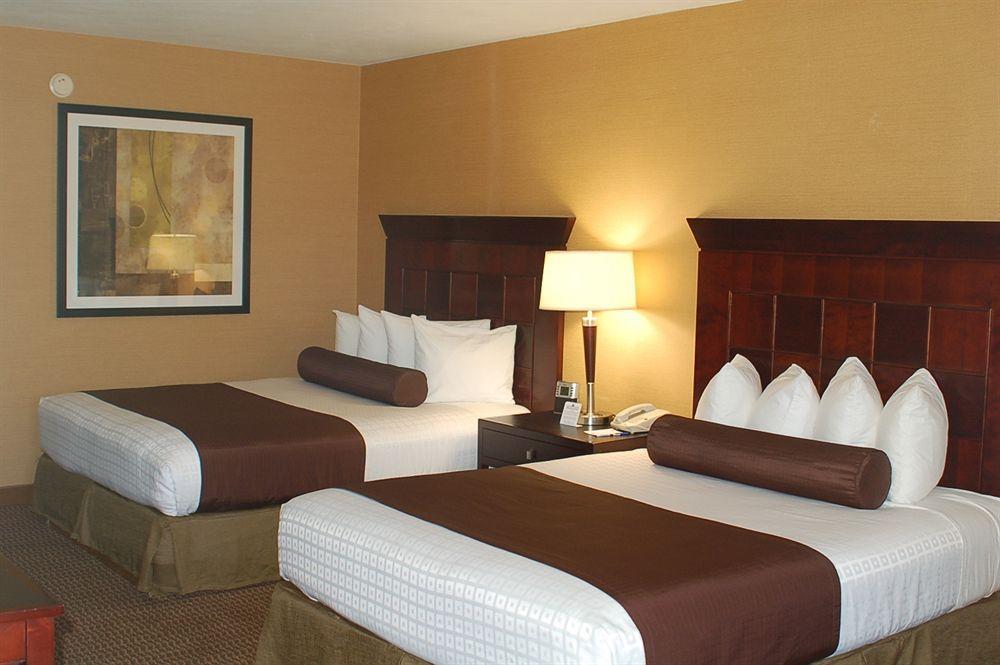 Best Western Plus Carriage Hotel