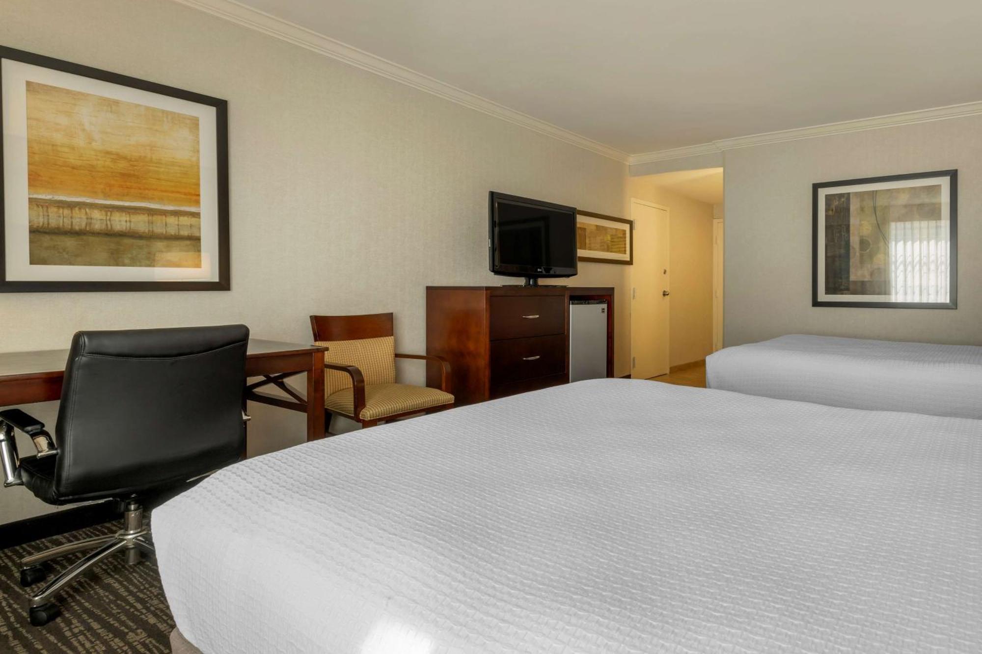 Best Western Plus Carriage Hotel 4*