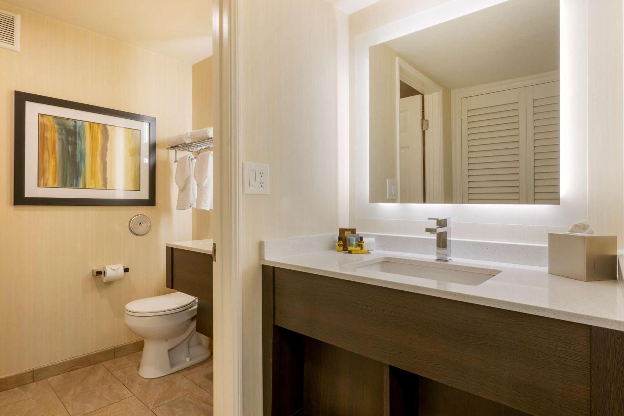Best Western Plus Carriage Hotel Los Ángeles